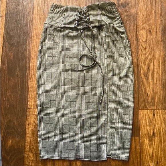 Haute Monde plaid gray skirt, Calf-length skirt, slit at front, size S - Picture 1 of 1